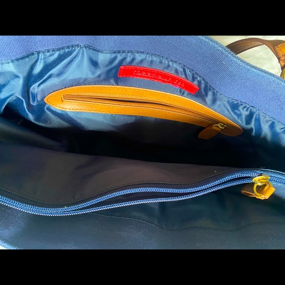 Large Tommy Hilfiger purse/bag - Picture 7 of 8